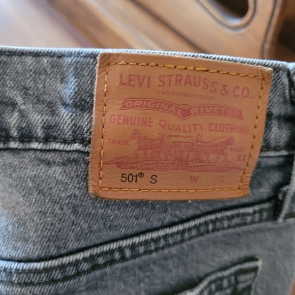 Levi' Premium 501 Grey Ankle Jeans - Picture 4 of 9